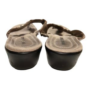 Minnetonka l Conroe Pewter Silver Jeweled Thong Sandal Size 10